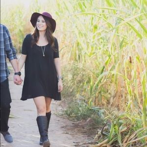 Maroon fall felt hat